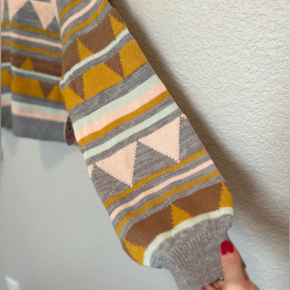 Urban Outfitters Boho Geometric Knit Crop Sweater - Trendy & Cozy - Picture 3 of 5